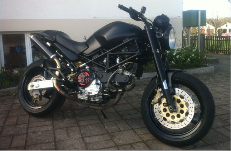 Ducati Monster  900